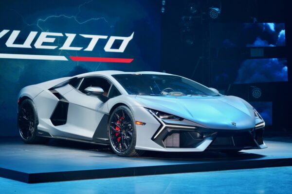 lamborghini revuelto